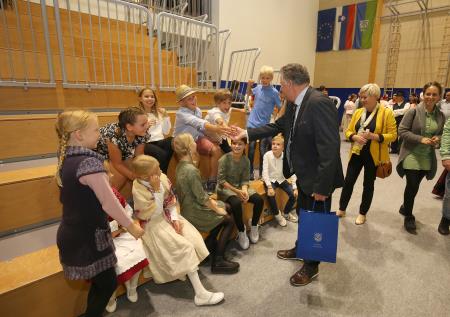 Folklorni festival KD Rak Rakek 04 Foto Ljubo Vukelič